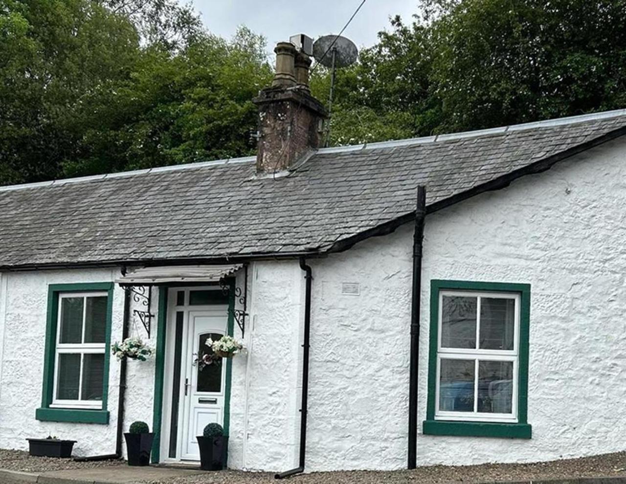Bridge Of Cally Hotel Exterior photo