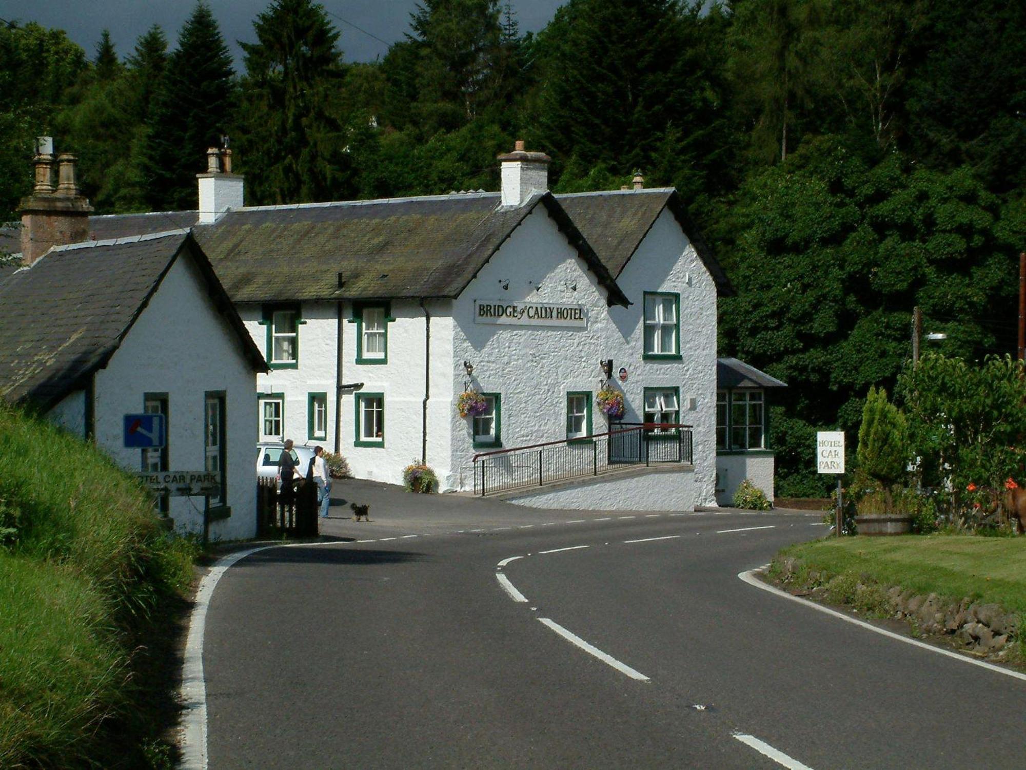Bridge Of Cally Hotel Exterior photo