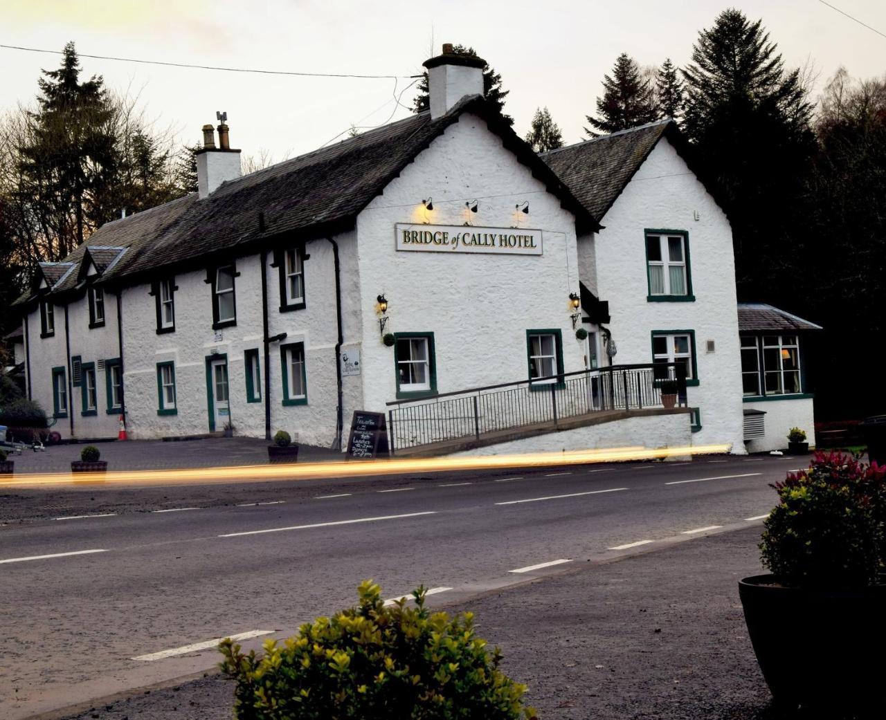 Bridge Of Cally Hotel Exterior photo